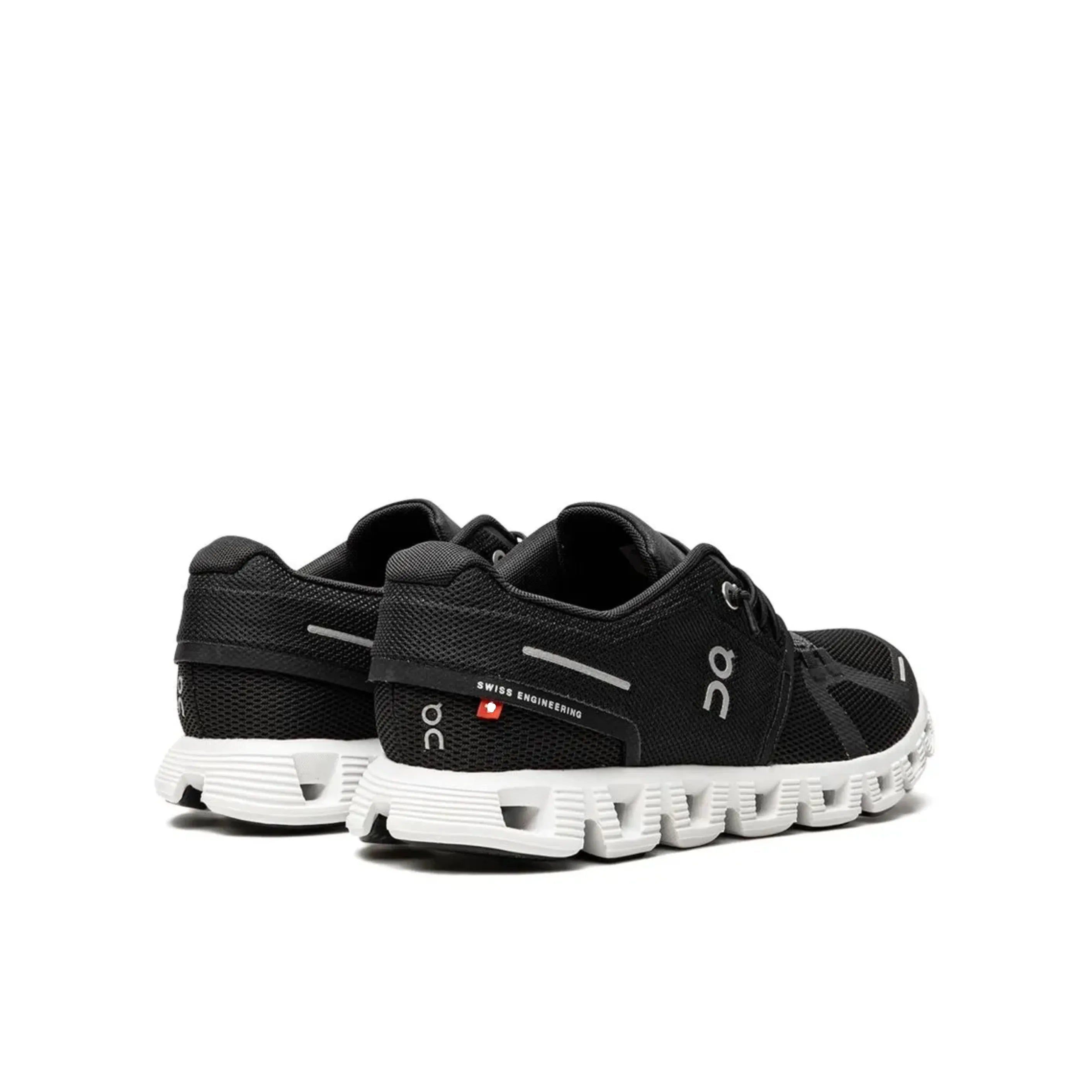 On Cloud 5 "Black/White"