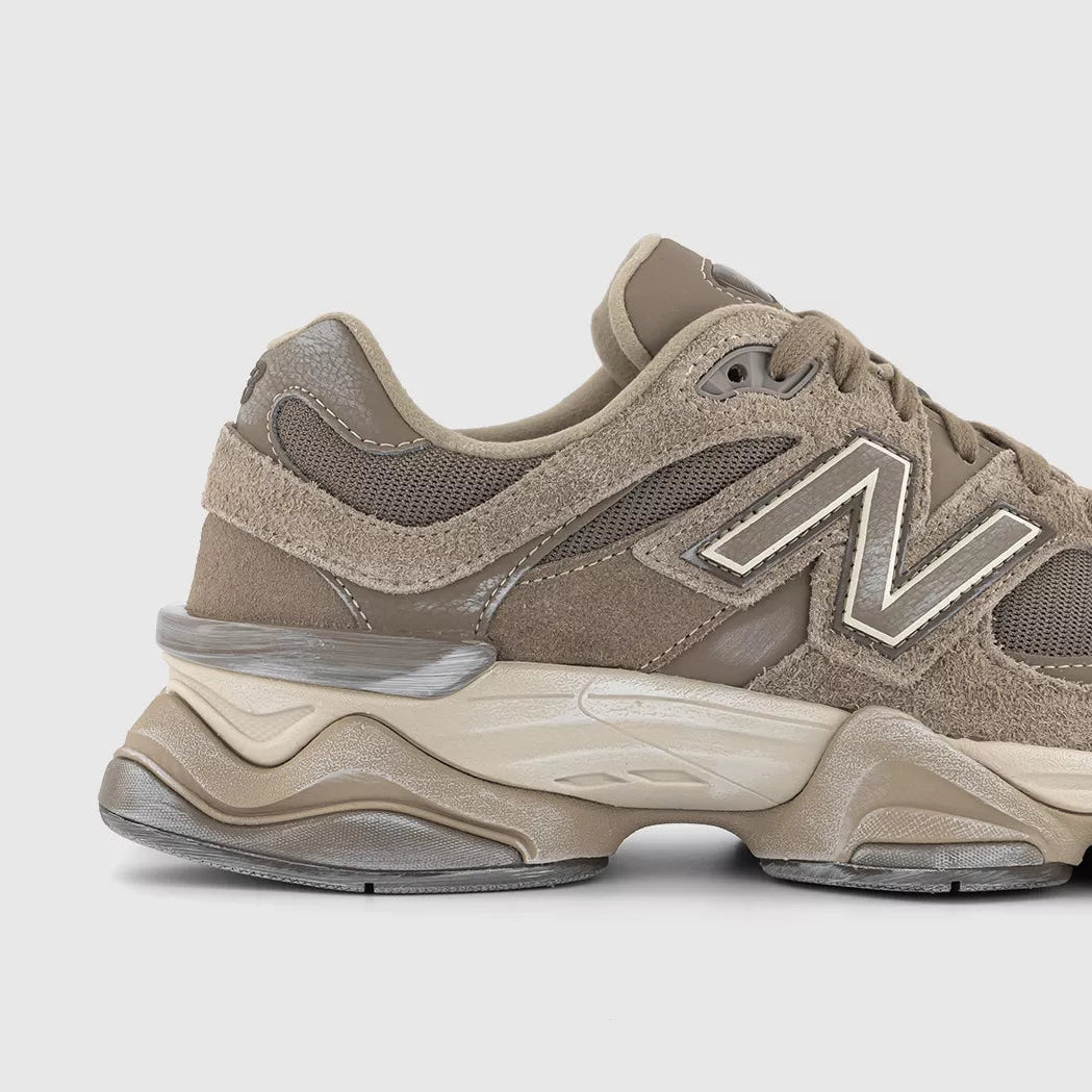 9060 "Mushroom Brown"